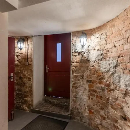 A++ Executive With Luxury Sauna Apartment