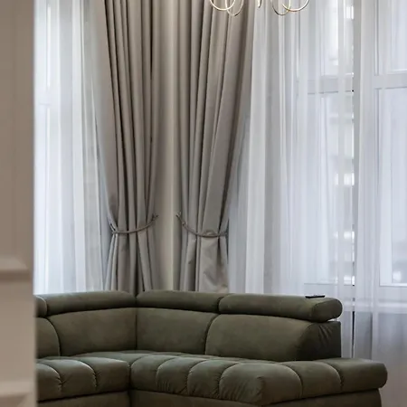 A++ Executive With Luxury Sauna *